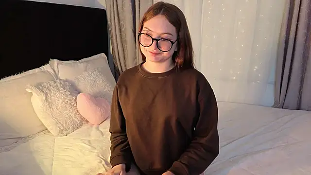 LunaVelvet777 online show from March 25, 9:17 pm