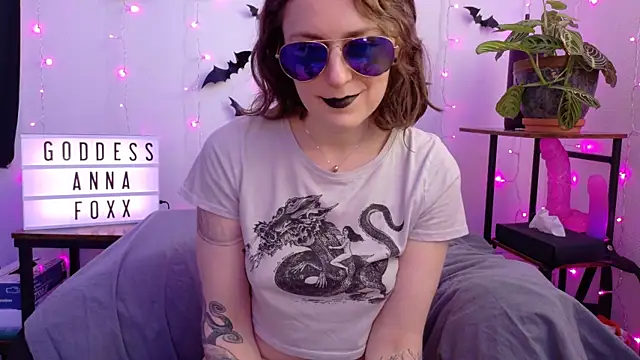 mistressannafoxx online show from February 26, 10:09 pm
