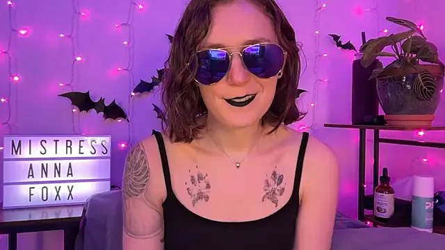 mistressannafoxx online show from November 13, 10:20 pm