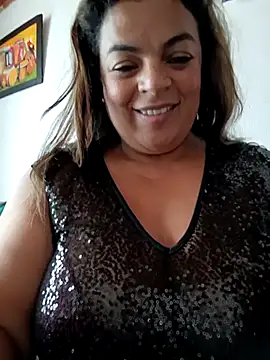 Mia-Glow online show from March 10, 6:45 pm