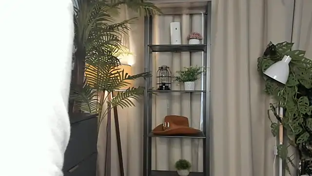 ChinBonnell online show from November 19, 6:02 am