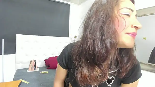 Snapshot of evelynesex chatting on September 25, 2:10 am evelynesex online show from September 25, 2:10 am