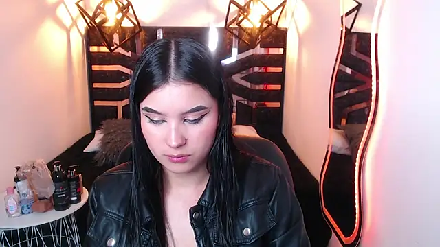 Natalie loffreda online show from April 3, 8:07 pm