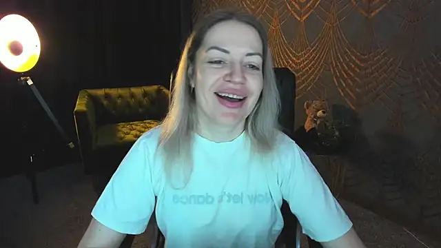 Anna Snows online show from April 1, 5:41 am