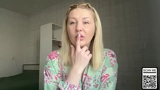 Blondie xoxoxo online show from March 9, 7:11 am