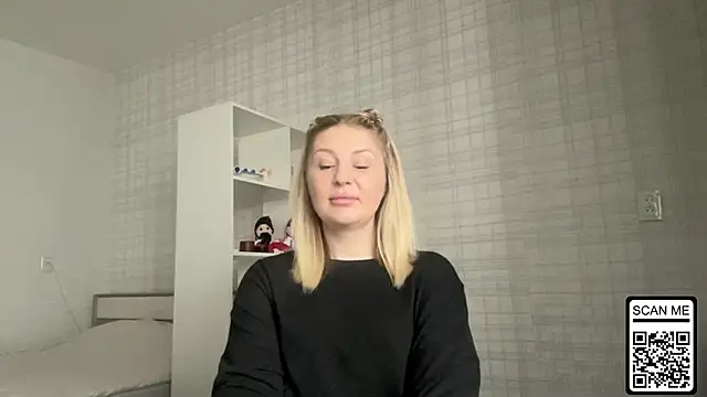 Blondie xoxoxo online show from February 11, 8:38 am