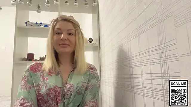 Blondie xoxoxo online show from December 14, 9:37 am