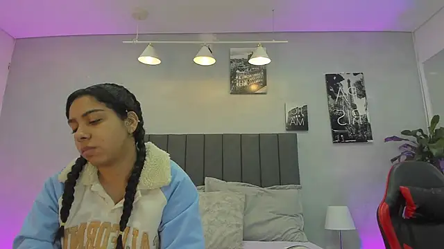 violet and myers online show from October 21, 11:47 am