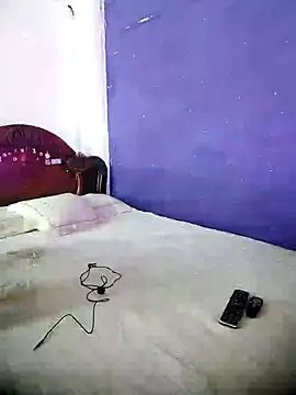 Linda Saenz  online show from September 22, 10:41 pm