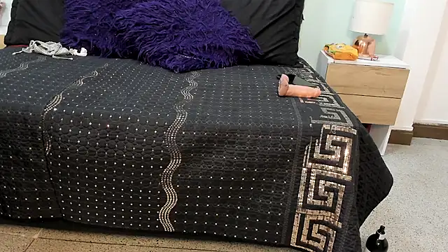 Marianee Rousse online show from November 12, 10:08 pm