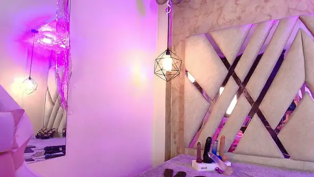 Lilith curvy online show from November 24, 8:00 pm