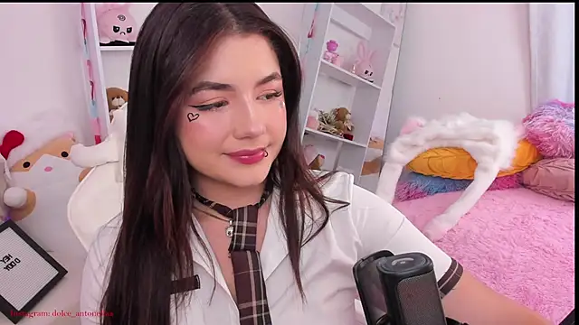 dolce antonellaa online show from June 6, 1:12 am