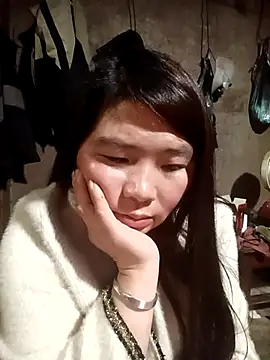 quynhkoolbae online show from February 24, 1:10 pm