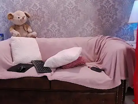 Ella Raven online show from April 14, 5:18 am