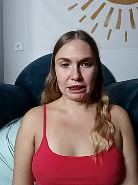 KisaVixen online show from September 23, 5:00 pm