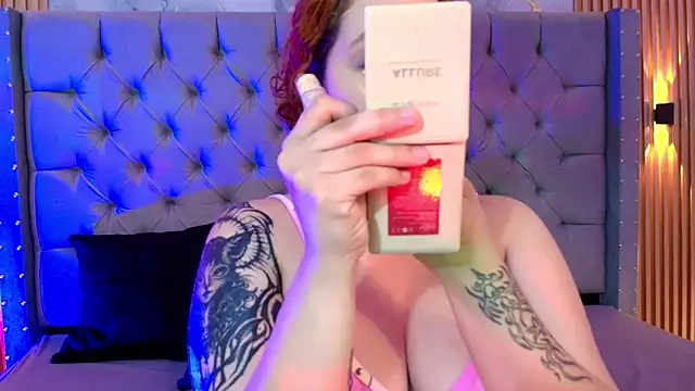 Suxan White  online show from February 18, 11:31 am