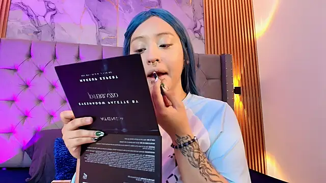 Suxan White  online show from March 25, 1:03 pm