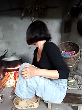 linda bae00 online show from October 29, 9:24 am