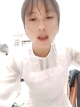 linda bae00 online show from October 14, 9:45 am