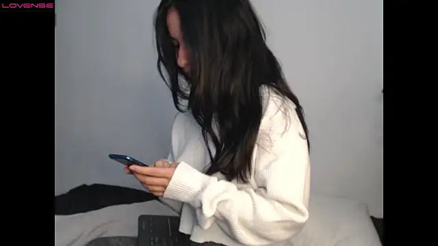 Snapshot of __abrill__ chatting on October 12, 8:44 pm   abrill   online show from October 12, 8:44 pm