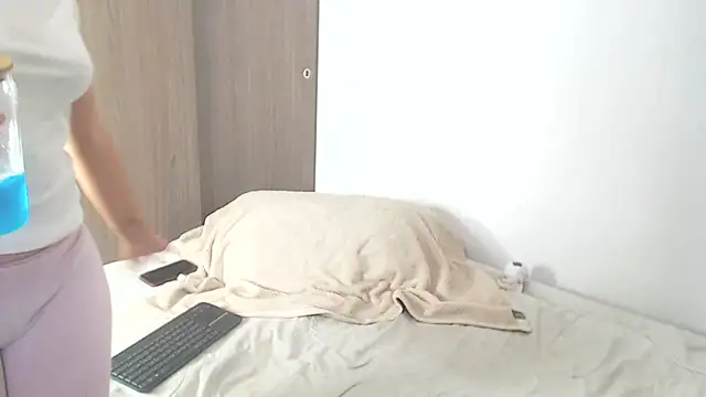   abrill   online show from April 12, 5:27 pm