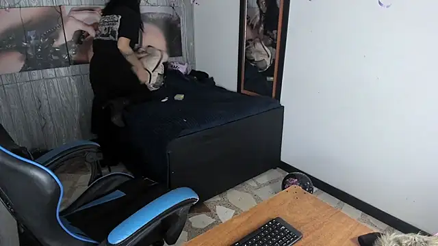 alison moon7 online show from October 6, 12:11 pm