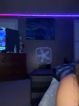 lillylooney online show from October 12, 7:44 am