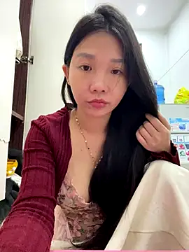 Miumieu online show from November 18, 1:01 pm