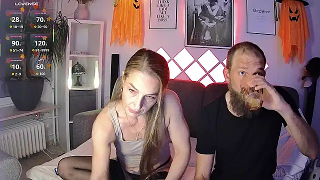 XBellaXundXUweX online show from October 5, 6:35 pm