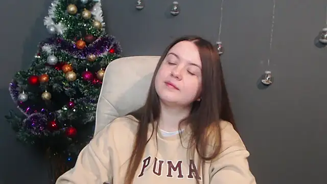 MavkaCute online show from December 18, 7:18 pm