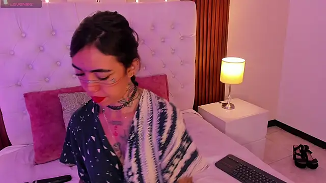 ViolettaAlemida online show from September 22, 12:25 pm