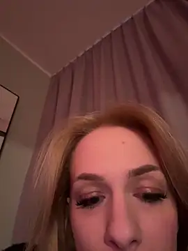 DaryaDoll online show from February 8, 4:00 pm