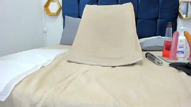 candy big tits18 online show from September 26, 12:52 am