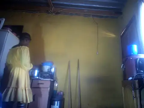 Snapshot of Caramelchick01 chatting on October 10, 9:47 am Caramelchick01 online show from October 10, 9:47 am