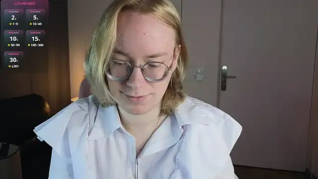 Amanda Butlerr online show from June 7, 1:40 pm