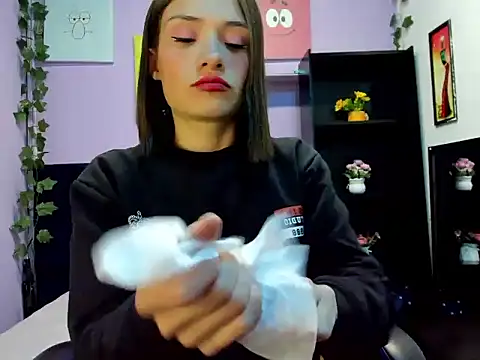 Snapshot of Tammy_Thompson_ chatting on October 8, 1:37 pm Tammy Thompson  online show from October 8, 1:37 pm