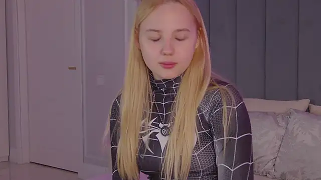 Sky Cutie online show from April 15, 4:35 am