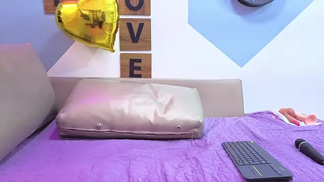 Victoria Fallon online show from November 7, 10:47 pm