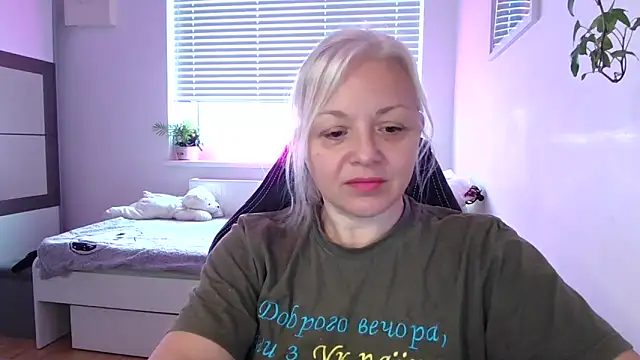 Linsy Kim online show from November 26, 7:20 am