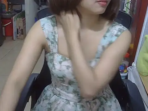 anna-sweet69 online show from March 30, 1:27 am