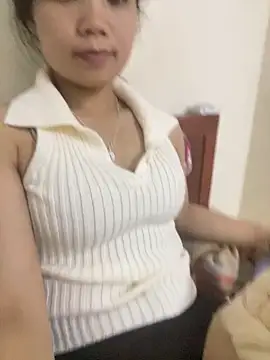 Snapshot of Ngoc-bbi chatting on October 4, 6:45 pm Ngoc-bbi online show from October 4, 6:45 pm