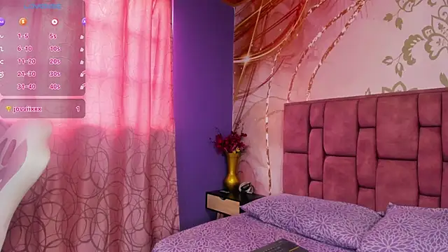 luna maisonn online show from November 11, 8:50 pm