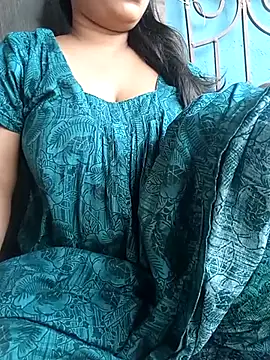 Snapshot of Aaradhya_Sharma chatting on October 21, 11:03 am Aaradhya Sharma online show from October 21, 11:03 am