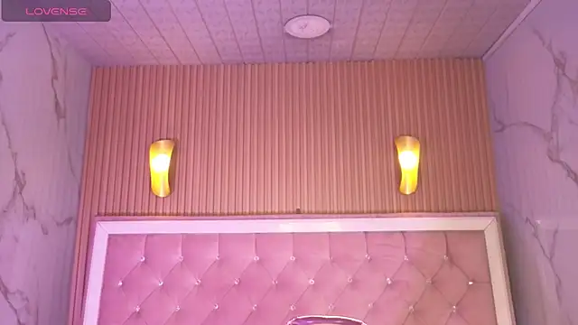 Victoria b  online show from November 4, 7:52 pm