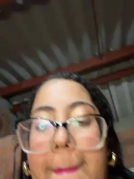 Jessyivonne online show from April 9, 4:59 am