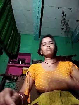 Snapshot of Sexy_queeny chatting on September 15, 1:52 pm Sexy queeny online show from September 15, 1:52 pm