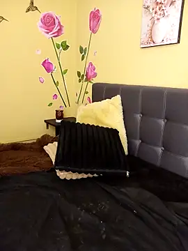 BrendaRojas  online show from February 5, 8:23 pm