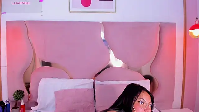 Snapshot of AbbieJoness__ chatting on September 12, 1:18 pm AbbieJoness   online show from September 12, 1:18 pm