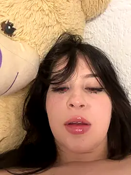 NicoleLeinn online show from October 31, 4:44 pm