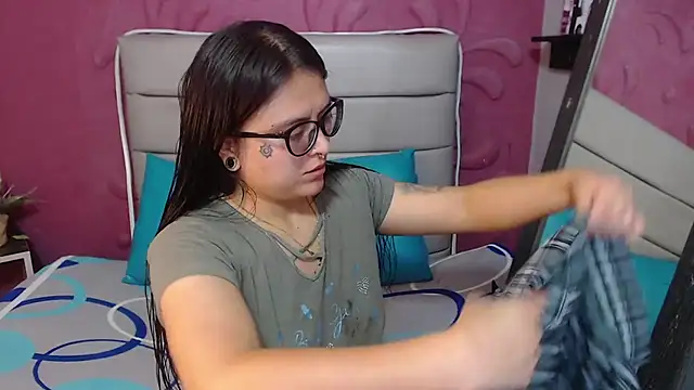 Cailing Zu online show from October 1, 7:41 pm